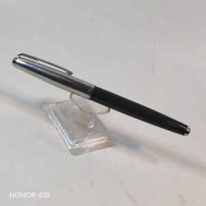 "Lily" 715 Chinese Black body Iridium Tipped nib Fountain Pen c.1973's