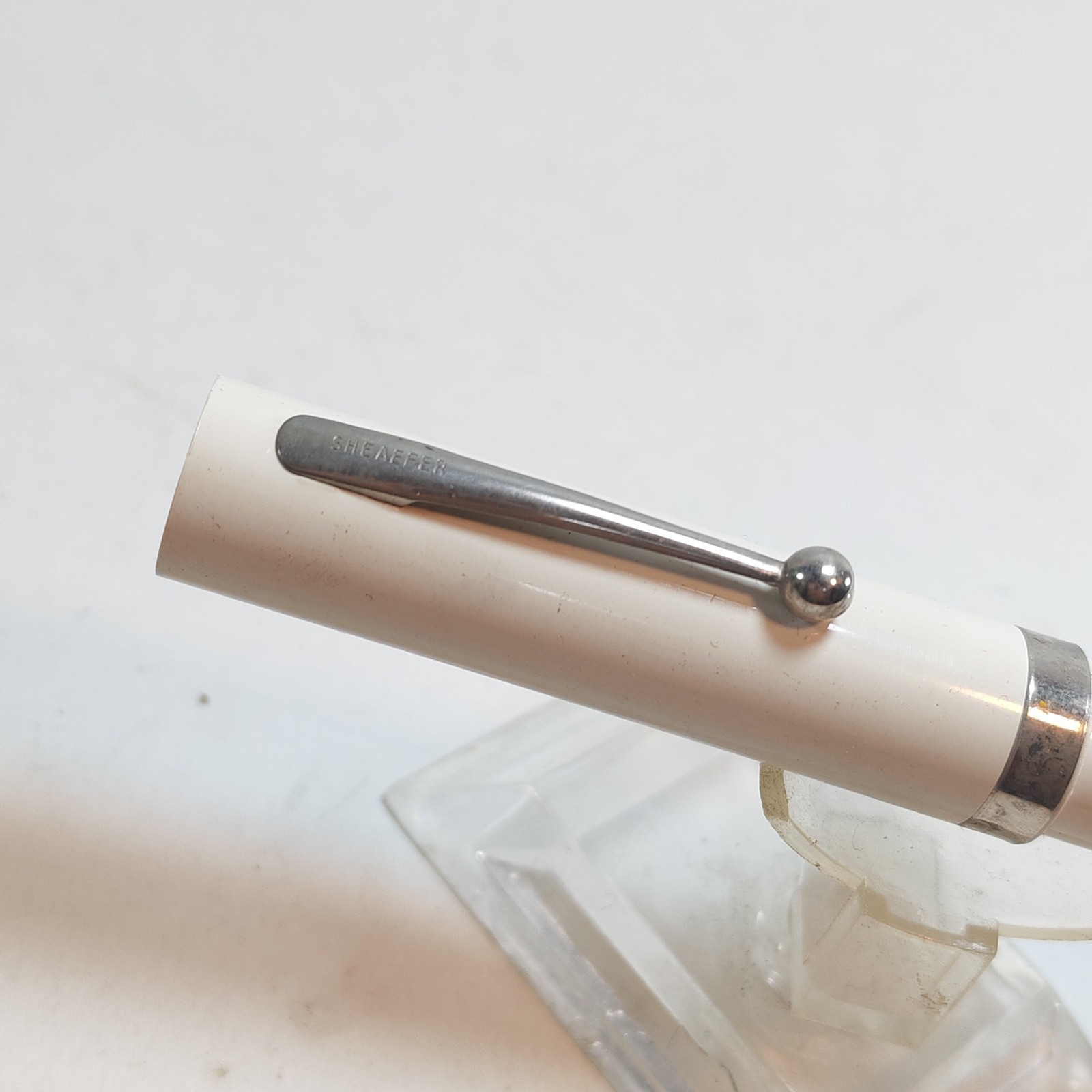 VINTAGE SHEAFFER NO NONSENSE WHITE CHROME TRIM BALLPOINT PEN REFILL REQUIRED detail photograph