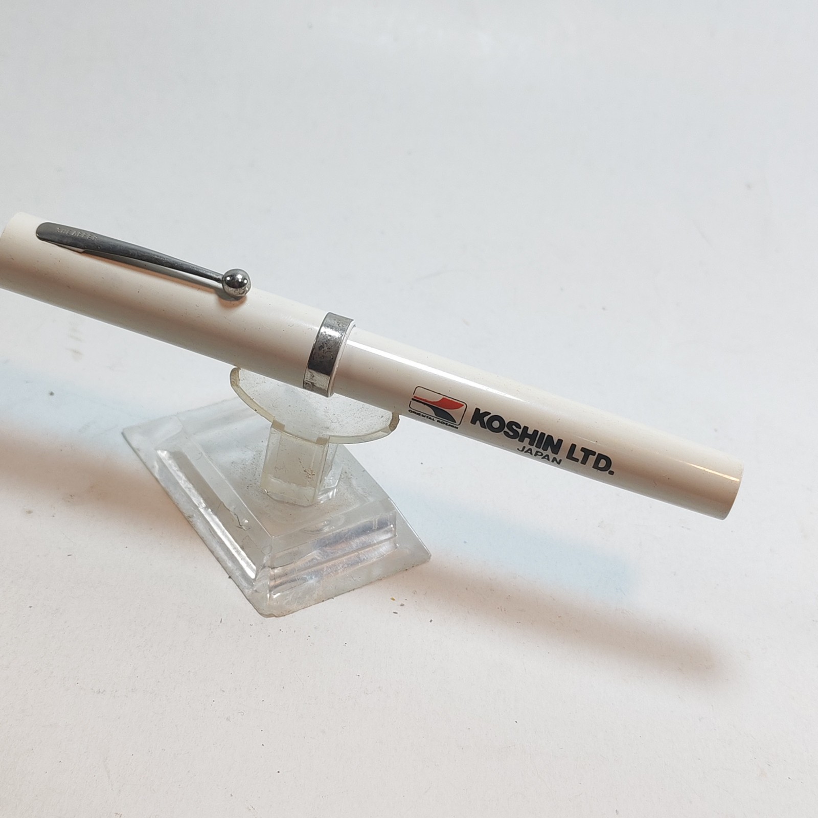 VINTAGE SHEAFFER NO NONSENSE WHITE CHROME TRIM BALLPOINT PEN REFILL REQUIRED sold by Sweilems in Amman