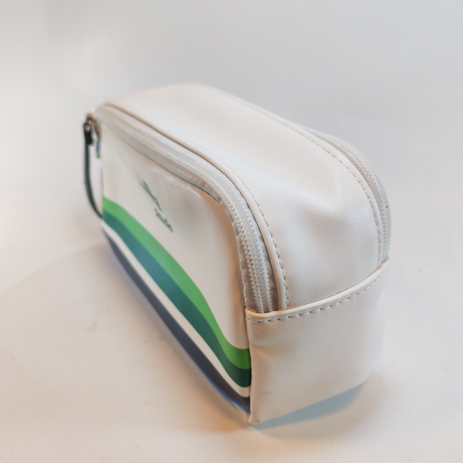 Saudi Arabia Airlines Saudia- Business Class Travel Toilet Bag detail photograph