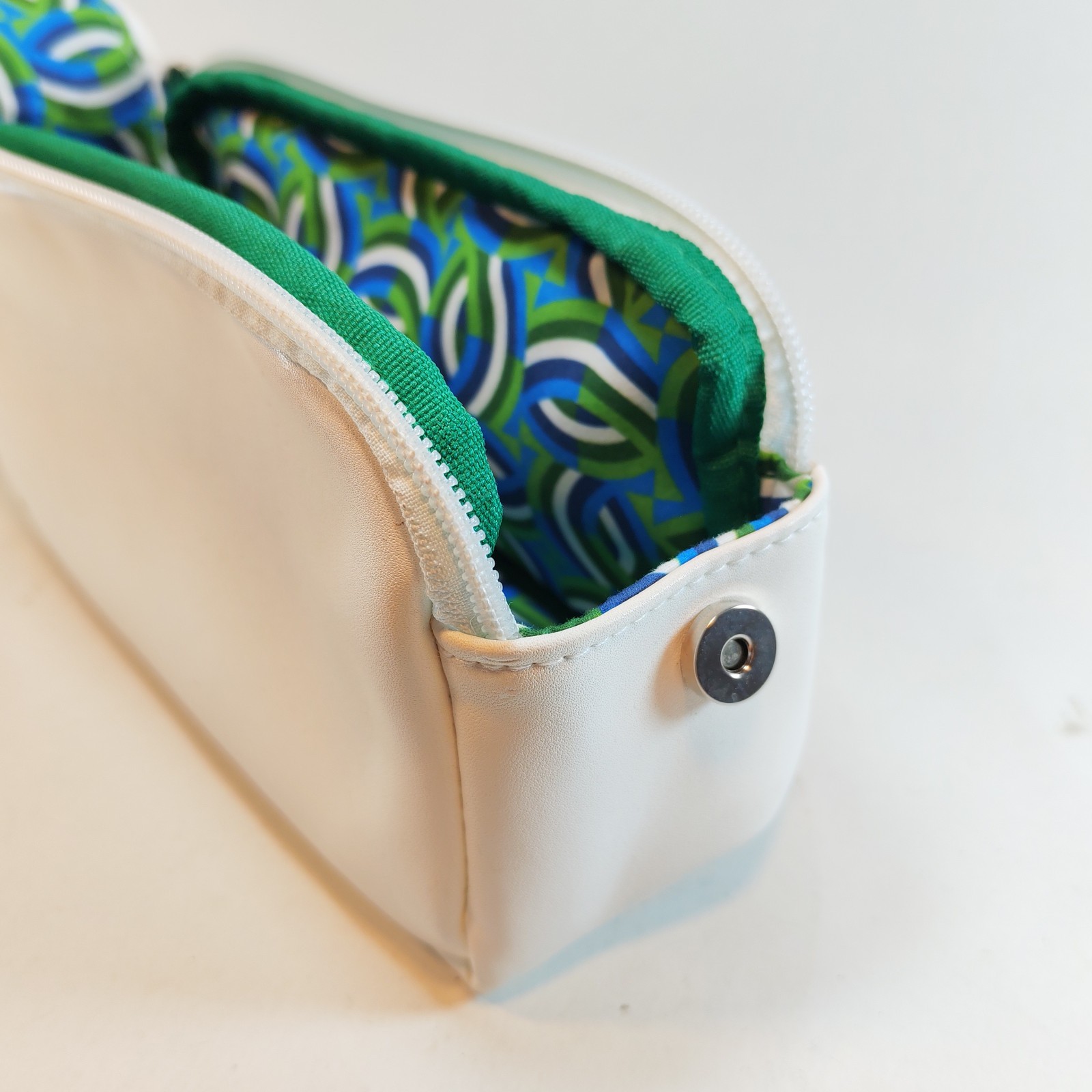 Saudi Arabia Airlines Saudia- Business Class Travel Toilet Bag detail photograph