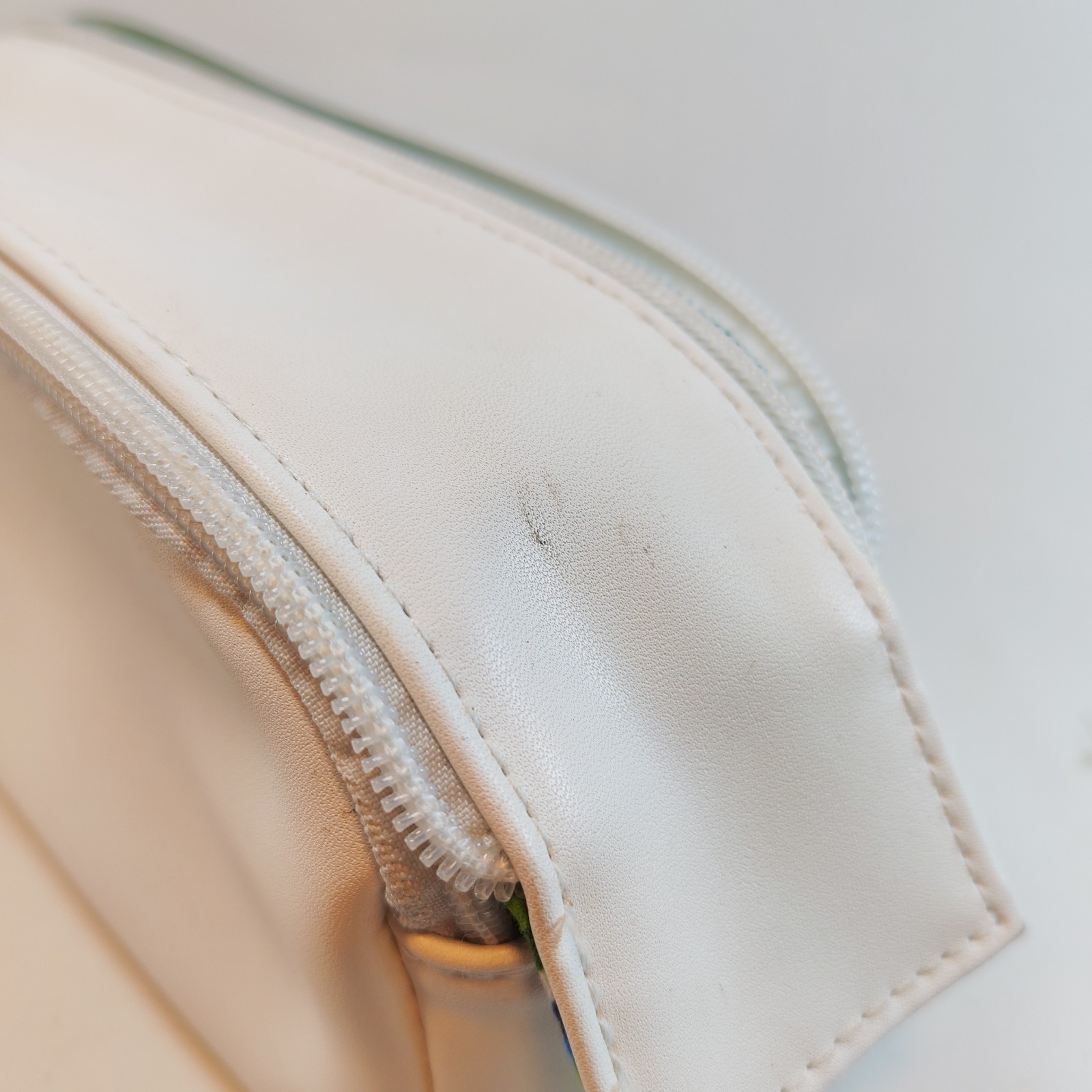 Saudi Arabia Airlines Saudia- Business Class Travel Toilet Bag detail photograph