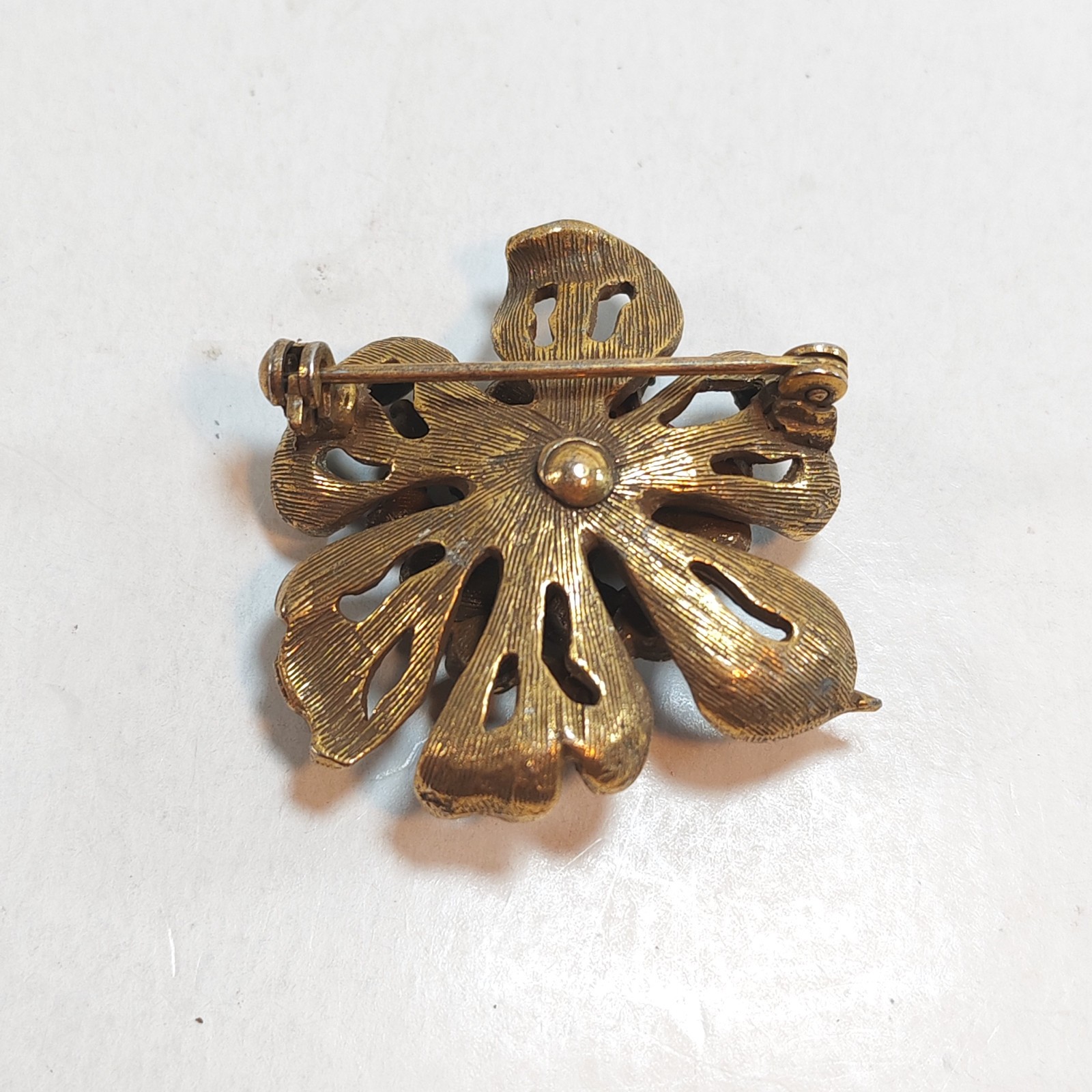 Vintage Brass Flower Brooch Pin Gold Tone 1 2 detail photograph