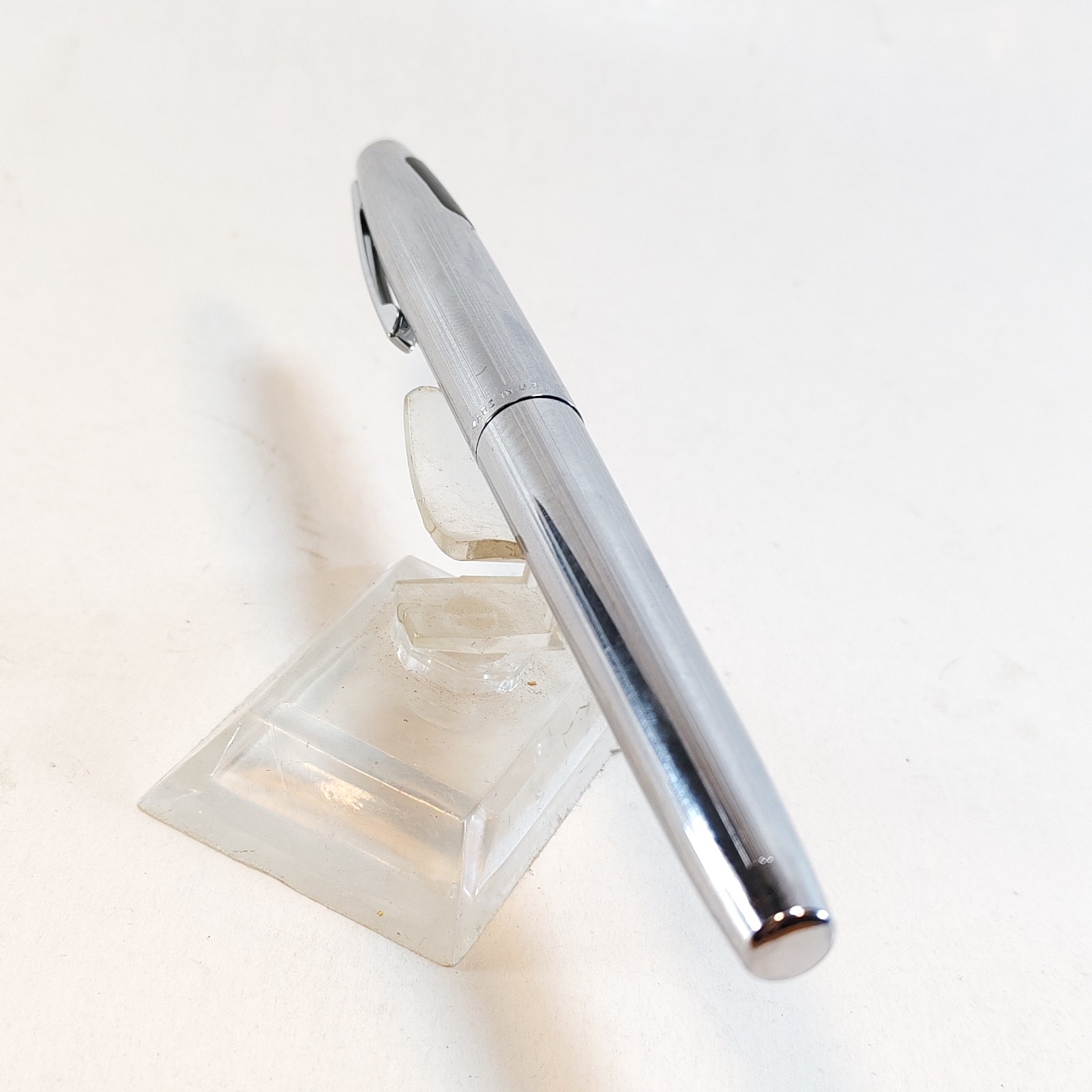 Sheaffer Imperial Fountain Pen Metal chrome body USA detail photograph