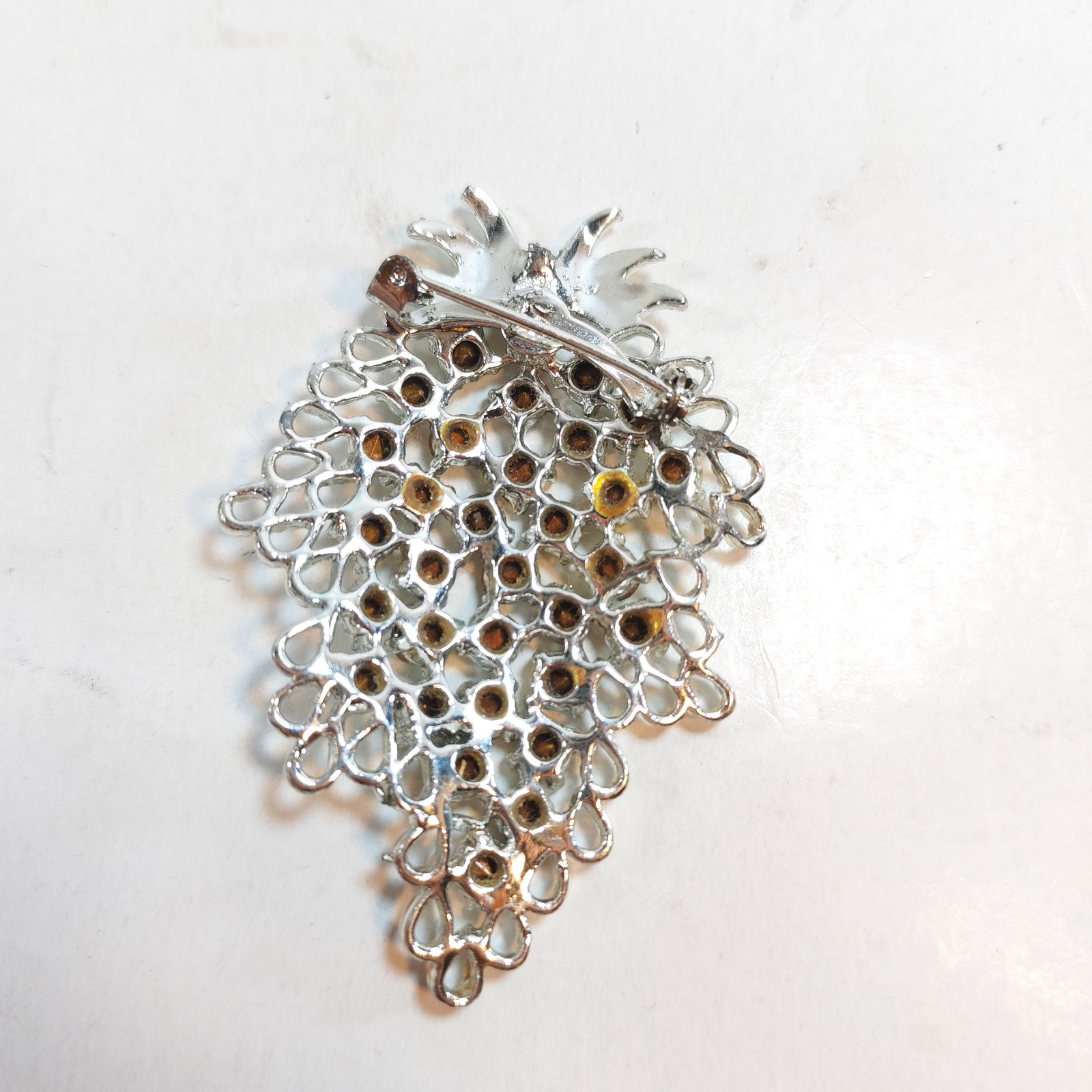 Pineapple shape brooch 2 detail photograph
