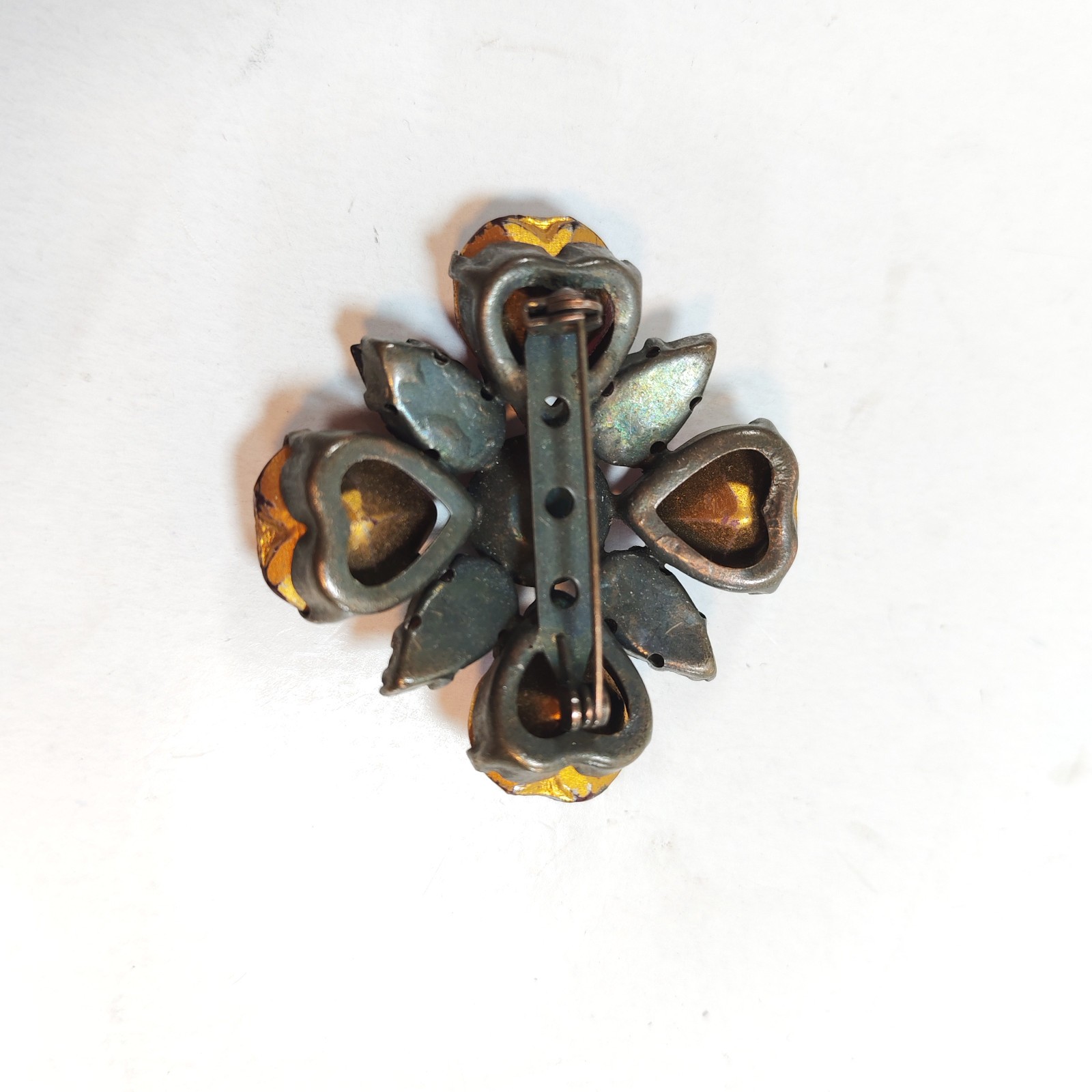 Cranberry color Glass Floral Pin Brooch 2 detail photograph