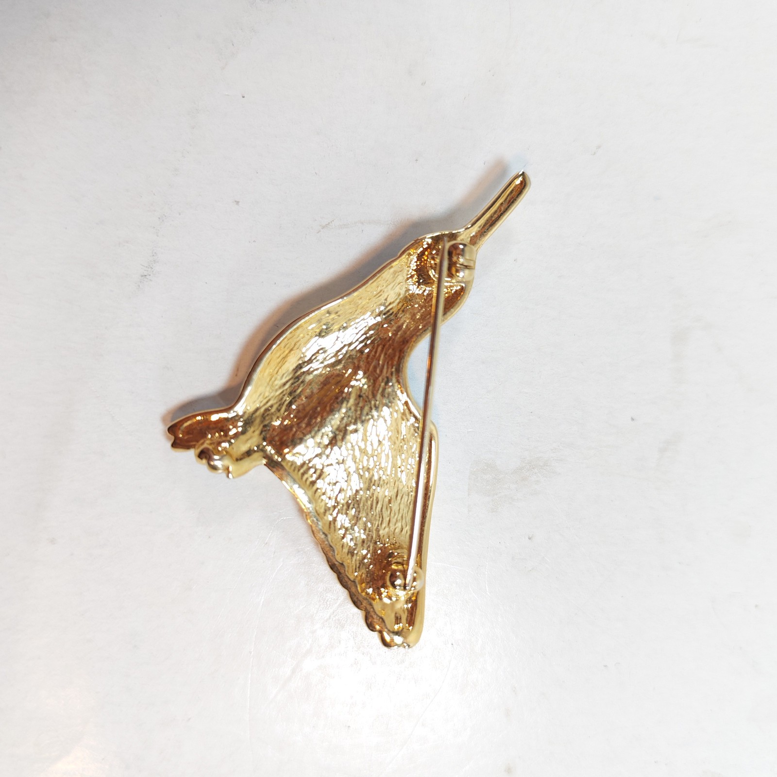 Vintage brooch kingfisher kolibri bird gold quirky fashion costume jewelry women detail photograph