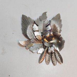 Vintage floral brooch 2 5 missing stone sold by Sweilems in Amman