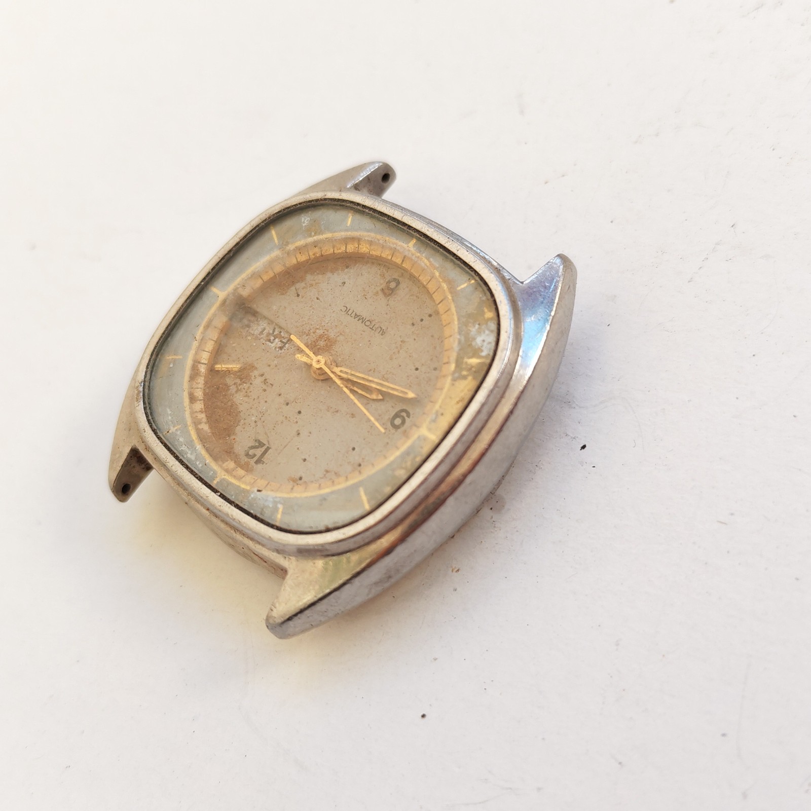 vintage Seiko 5 automatic wristwatch rectangular case not working34mm detail photograph