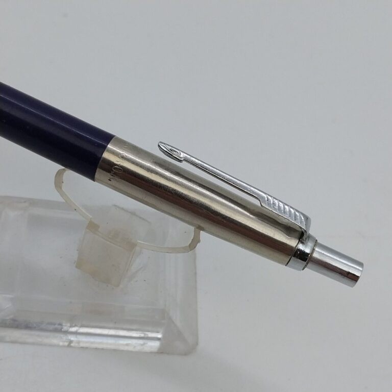 Vintage Pakira similar to parker jotter purple body detail photograph