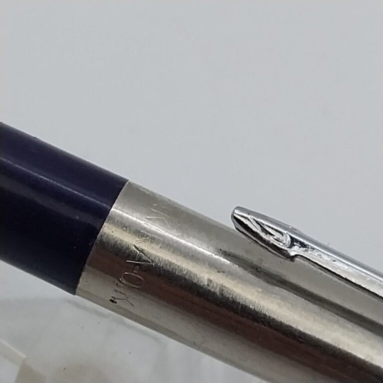 Vintage Pakira similar to parker jotter purple body detail photograph