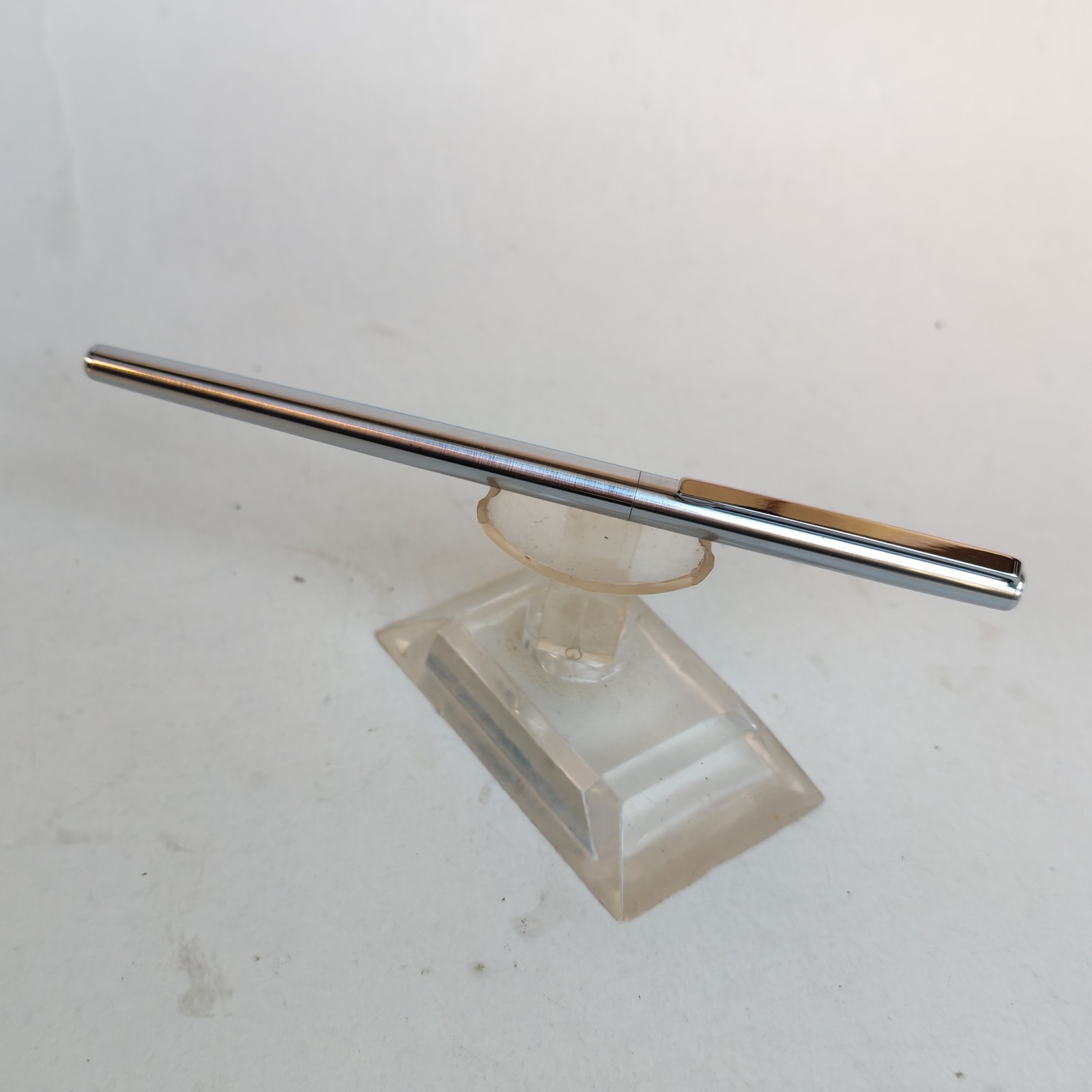 Vintage slim ballpoint pen with the letter B as logo sold by Sweilems in Amman