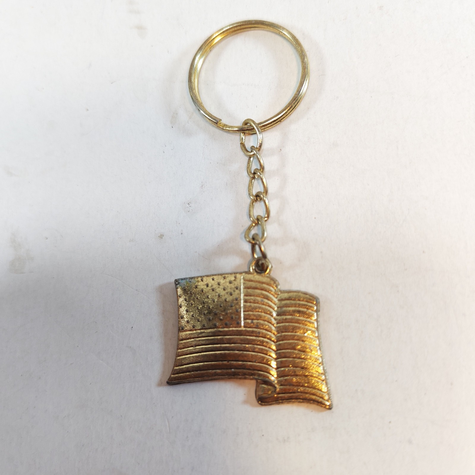Vintage Gold Patriotic American Flag Keychain detail photograph