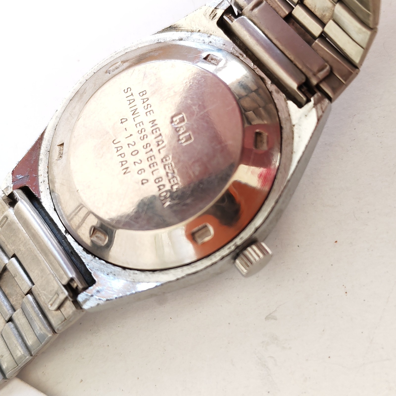 Vintage Rare Automatic Q Q MEC wristwatch Japan 35MM needs service detail photograph