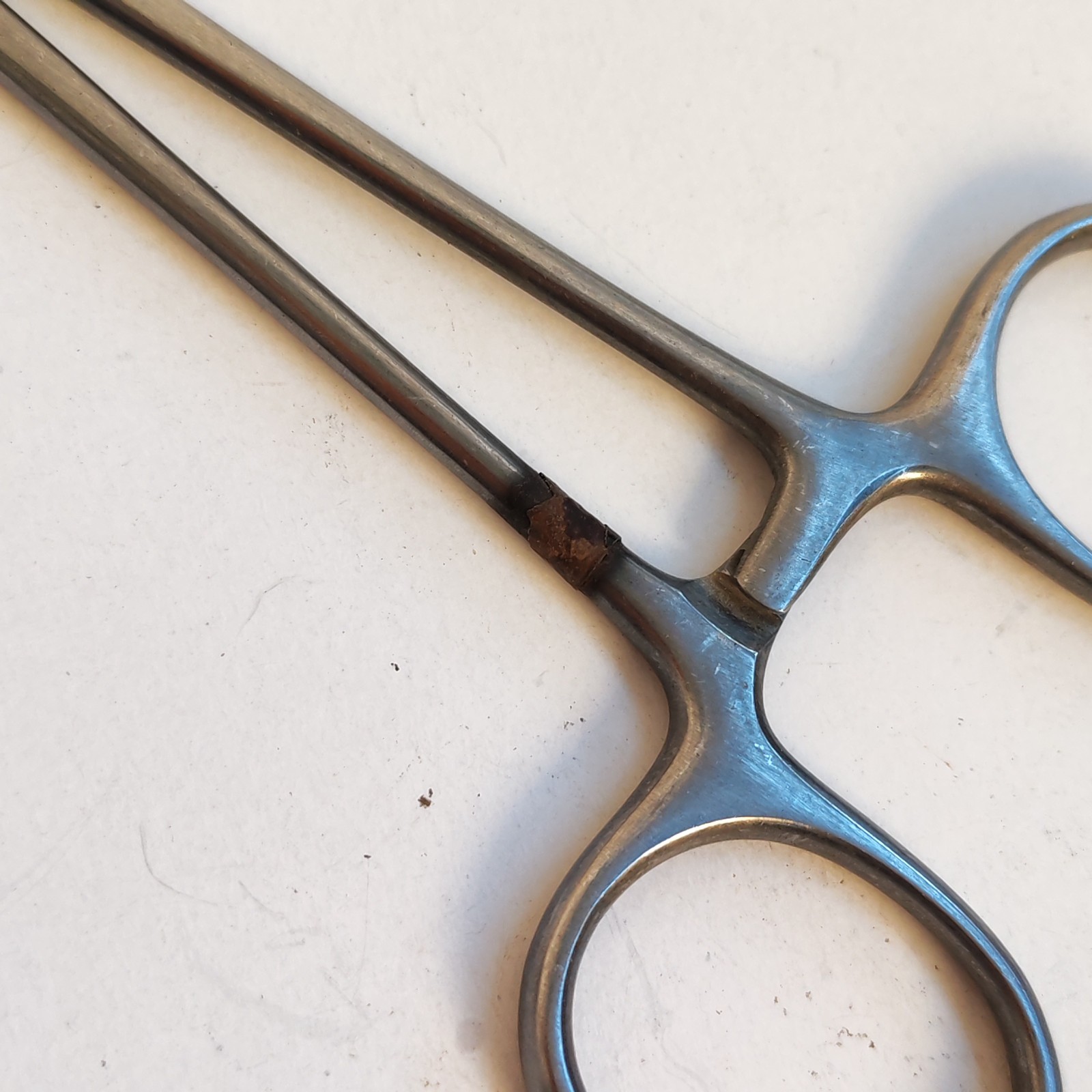 Wolf RU 6000 NEEDLE HOLDER Surgical Instrument - Germany detail photograph