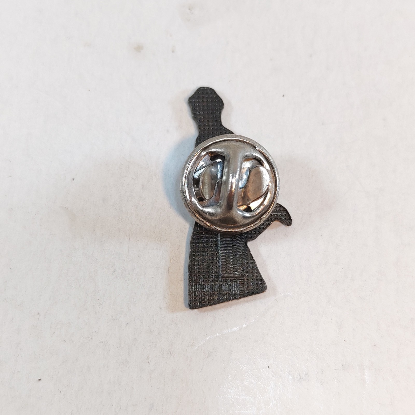 CHARLIE CHAPLIN - VINTAGE 1993 LAPEL PIN - HAT PIN Bubbles inc detail photograph